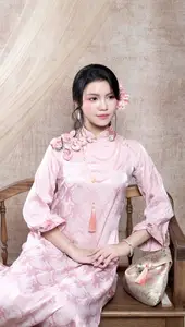 Graceful Pink Ao Dai: Alluring Traditional Vietnamese Beauty Unveiled-0