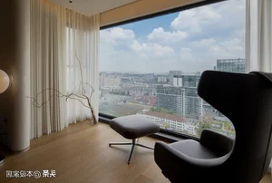 Sun-Drenched 94m² Minimalist Home: A Modern Retirement Sanctuary Featuring Sliding Glass Doors, Indoor Greenery, and Functional Contemporary Design-10