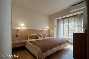 Sun-Drenched 94m² Minimalist Home: A Modern Retirement Sanctuary Featuring Sliding Glass Doors, Indoor Greenery, and Functional Contemporary Design-7