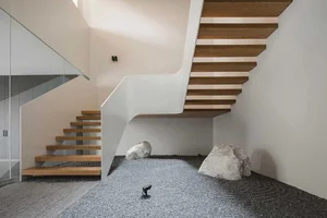 Modern Villa Architecture: Innovative Vertical Design Utilizing Natural Light and Minimalist Glass Elements for Contemporary Luxury Living-0