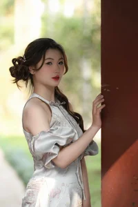 Ethereal Elegance in Golden Hour Light-5