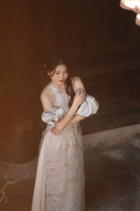 Ethereal Elegance in Golden Hour Light-4