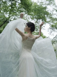 Man Moto Satomi in YiTuYu Art Language Vol.9227: Breathtaking Valley Portrait Series and Aesthetic Nature Photography-12