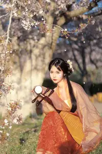 Jian Ying Tao Nai: Elegant Asian Muse Amidst Spring Blossoms - YiTuYu Art Language Vol.8617-18