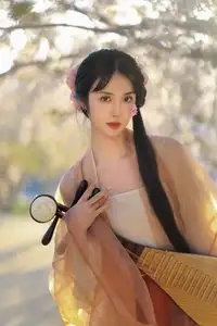 Jian Ying Tao Nai: Elegant Asian Muse Amidst Spring Blossoms - YiTuYu Art Language Vol.8617-20