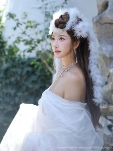 The Ethereal Elegance of Jin Yun Xi Yuki: A Modern Visual Masterpiece-38