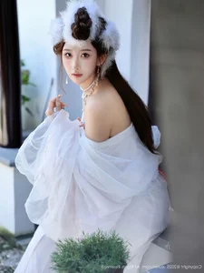 The Ethereal Elegance of Jin Yun Xi Yuki: A Modern Visual Masterpiece-35