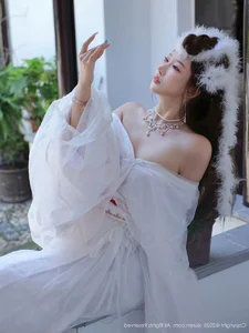 The Ethereal Elegance of Jin Yun Xi Yuki: A Modern Visual Masterpiece-13
