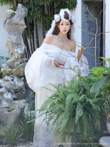 The Ethereal Elegance of Jin Yun Xi Yuki: A Modern Visual Masterpiece-19