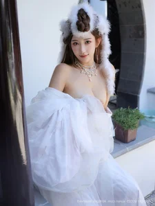 The Ethereal Elegance of Jin Yun Xi Yuki: A Modern Visual Masterpiece-10
