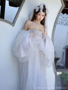 The Ethereal Elegance of Jin Yun Xi Yuki: A Modern Visual Masterpiece-7
