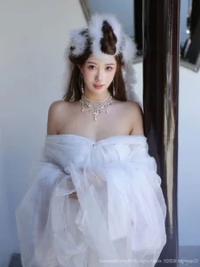 The Ethereal Elegance of Jin Yun Xi Yuki: A Modern Visual Masterpiece-30
