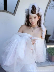 The Ethereal Elegance of Jin Yun Xi Yuki: A Modern Visual Masterpiece-43