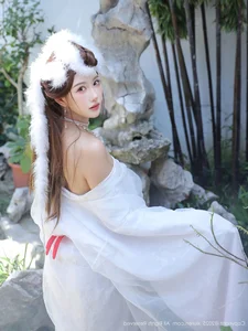 The Ethereal Elegance of Jin Yun Xi Yuki: A Modern Visual Masterpiece-45