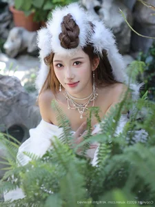 The Ethereal Elegance of Jin Yun Xi Yuki: A Modern Visual Masterpiece-33