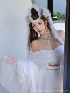 The Ethereal Elegance of Jin Yun Xi Yuki: A Modern Visual Masterpiece-50