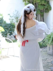 The Ethereal Elegance of Jin Yun Xi Yuki: A Modern Visual Masterpiece-22