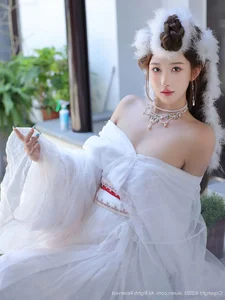 The Ethereal Elegance of Jin Yun Xi Yuki: A Modern Visual Masterpiece-23