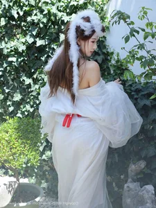 The Ethereal Elegance of Jin Yun Xi Yuki: A Modern Visual Masterpiece-20