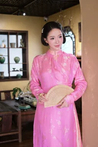 Vintage Elegance: The Timeless Beauty of Traditional Vietnamese Silk-2