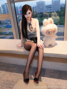 Chic Gray Fashion Inspiration: Tian Ni in XiuRen No.10884 – Elegant Editorial Photography and Modern Style Portraits for Your Aesthetic Moodboard-18