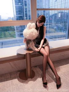 Chic Gray Fashion Inspiration: Tian Ni in XiuRen No.10884 – Elegant Editorial Photography and Modern Style Portraits for Your Aesthetic Moodboard-14