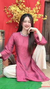 Elegant Traditional Vietnamese Silk Áo Dài: Timeless Grace and Feminine Beauty for Every Occasion-6