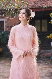 Elegant Pink Vietnamese Ao Dai - Traditional Silk Long Dress for Cultural Events and Timeless Asian Fashion-5