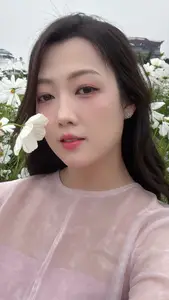 Gentle Beauty Amidst White Cosmos Field A Serene Moment-0