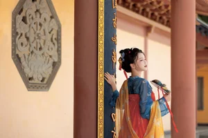 Timeless Elegance in Hanfu: YiTuYu Art Language Vol.8852 featuring E E Chi Bu Bao-23