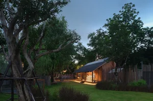 Discover Little Ground Common Space: A Stunning Urban Forest Cafe in Udon Thani Featuring Biophilic Architecture and Lush Greenery-16