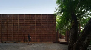 Discover Little Ground Common Space: A Stunning Urban Forest Cafe in Udon Thani Featuring Biophilic Architecture and Lush Greenery-3