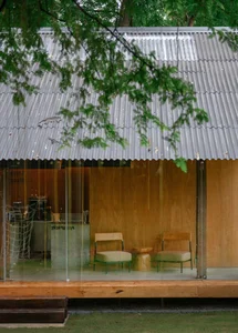 Discover Little Ground Common Space: A Stunning Urban Forest Cafe in Udon Thani Featuring Biophilic Architecture and Lush Greenery-15