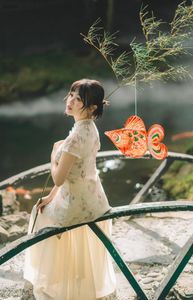Elegant Ao Dai: Vietnamese Traditional Beauty in a Lush Garden-8