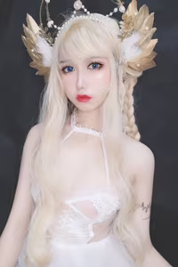 Demon King's Bride: Discover the mysterious beauty of the blonde, blue-eyed bride-5