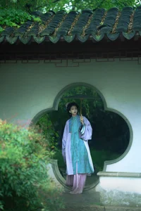 The Timeless Elegance of Er Yi Zhi in YiTuYu Art Language Vol.8877-10