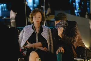 Exclusive Behind-the-Scenes Look: Shin Hae Sun and Lee Jun Hyuk in the New Netflix K-Drama Series The Art of Sarah-11