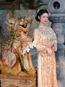 Han Hang radiates timeless grace in traditional Ao Dai after her journey into motherhood-8
