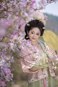 Ethereal Beauty Under Blossoms - YiTuYu Vol.8918 Jiu Shi Jiao Mei Nan A-24