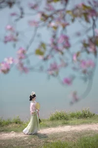 Ethereal Beauty Under Blossoms - YiTuYu Vol.8918 Jiu Shi Jiao Mei Nan A-15