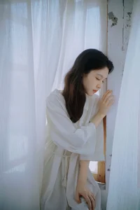 The Ethereal Elegance of Yi Zhi You Zi in Art Language Vol.8951-31