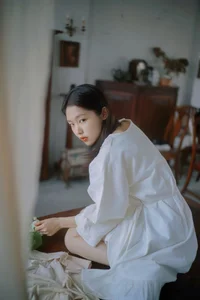 The Ethereal Elegance of Yi Zhi You Zi in Art Language Vol.8951-0