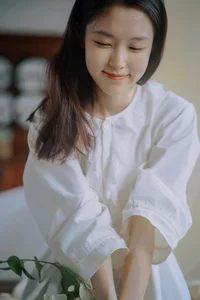 The Ethereal Elegance of Yi Zhi You Zi in Art Language Vol.8951-36