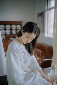 The Ethereal Elegance of Yi Zhi You Zi in Art Language Vol.8951-22