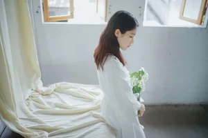 The Ethereal Elegance of Yi Zhi You Zi in Art Language Vol.8951-28