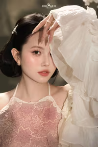 VGU No.138: Discover Elegant Vietnamese Beauty: Modern Ao Yem & Oriental Grace-6