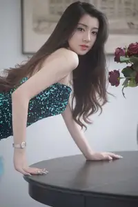 Dva Shines in Sparkling Emerald Dress: Captivating Fashion Portrait - YiTuYu Vol.8640-8