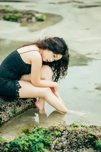 YiTuYu Vol.8760: Si Tu You Yi Zhi Mao – Alluring Mermaid Beauty by the Seashore-0