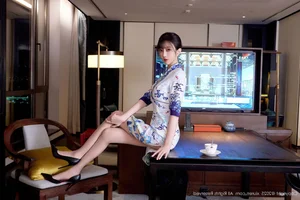 Elegant Modern Cheongsam Fashion: Yueer Yueer in XiuRen No.10741 Portrait Series – Traditional Chinese Qipao Style Inspiration-16
