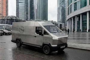Russo-Balt F200: The Futuristic Electric Steel Van with a 100-Year Warranty and Cybertruck-Inspired Design-1